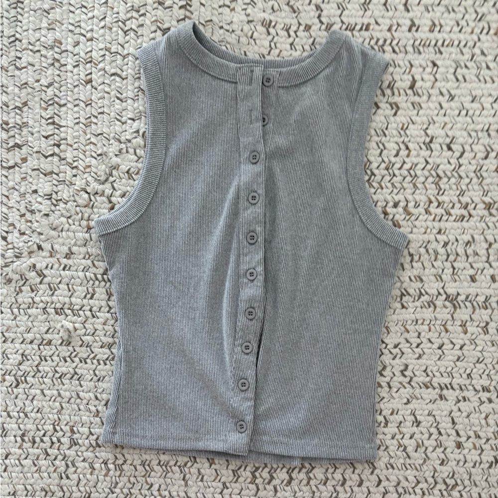NEVER WORN. Gray Sleeveless Top with Buttons